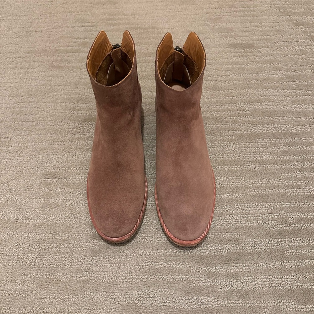 Women’s Kork-Ease Brown Ankle Boots - size 6.5